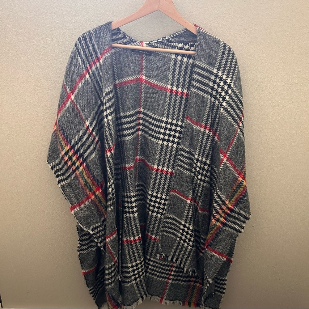 ✨Do Everything In Love Gray Plaid Poncho Wrap Shawl - One Size Cozy Boho Wrap